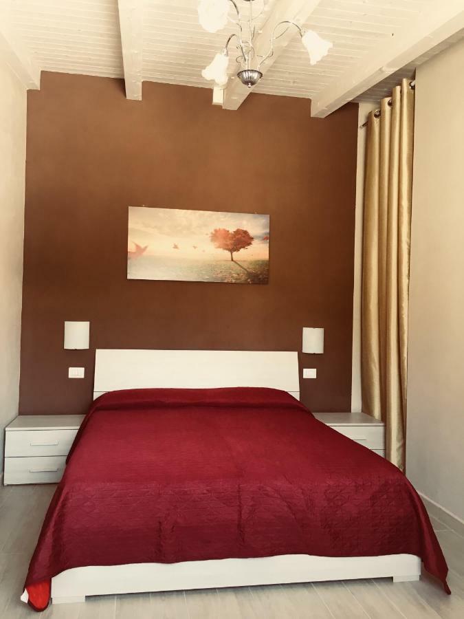 דירות סירקוזה Casa Alice מראה חיצוני תמונה